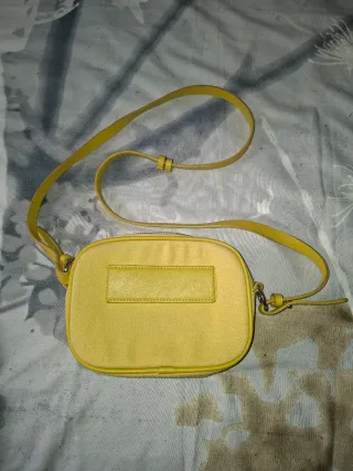 Bolso Parfois amarillo acolchado