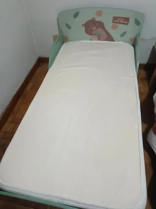 Cama infantil con colchón