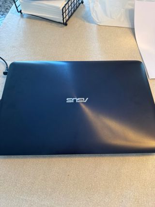 Portátil ASUS Plata