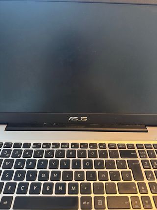 Portátil ASUS Plata