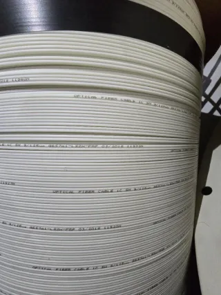 Bobina Cable Fibra Óptica Negro