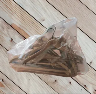 Pack 26 perchas madera ECI