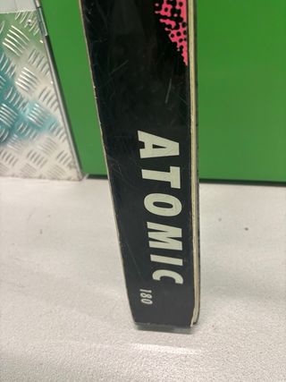Esquís Atomic y Dynastar
