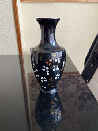 Jarrón porcelana negro y dorado