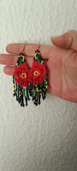 Pendientes de cuentas hechos a mano