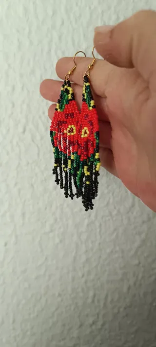 Pendientes de cuentas hechos a mano