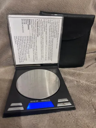 Báscula de precisión digital 100g/0.01g con funda