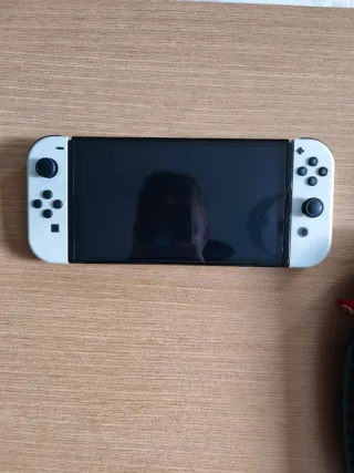 Nintendo Switch OLED Bianca