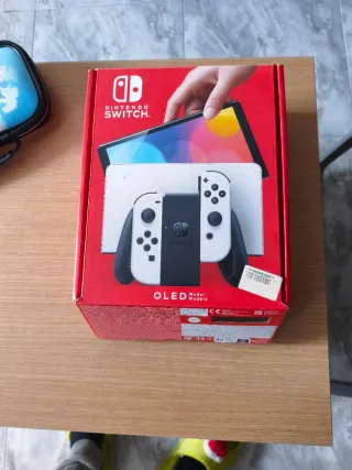 Nintendo Switch OLED Bianca