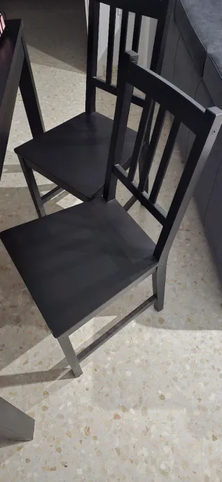 Mesa de comedor de madera negra