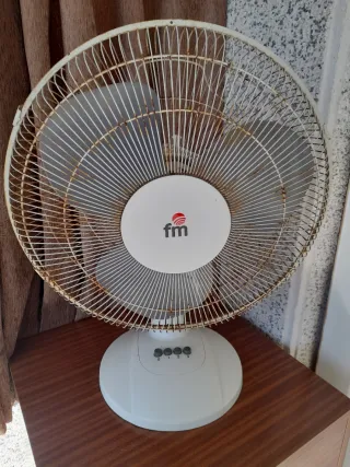 Cala de finestrat. Ventilador de mesa 4 velocidade