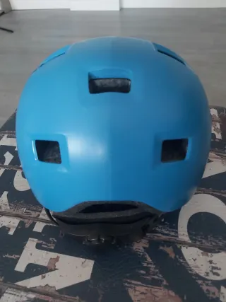 Casco azul para patines, bicicleta, patinete...