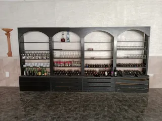 Estantería Bar/Restaurante con Copas y platos