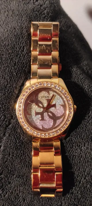 Reloj Guess Dorado con Circonitas