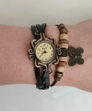 Reloj pulsera cuero y mariposa