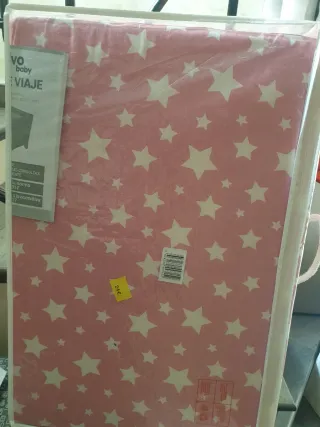 Cuna de viaje multicolor + cololchon para la cuna