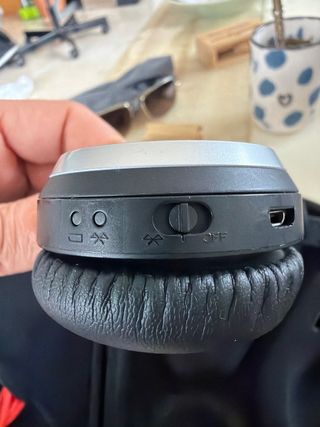 Auriculares Jabra con micrófono y caja