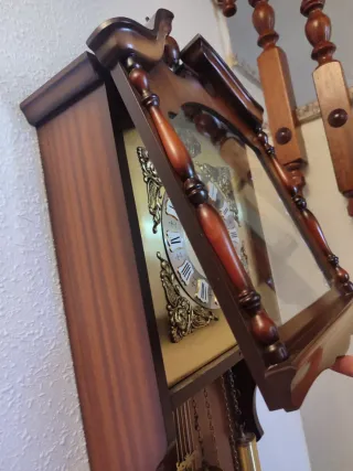 Reloj de Pared Clásico con Pesas. Nuevo .