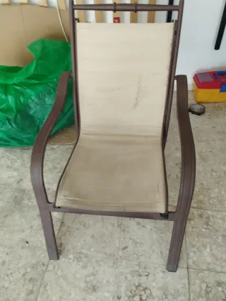 Sillas galvanizadas beige y marrón