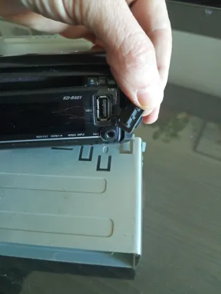 Radio CD JVC con USB