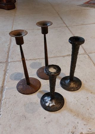 JUEGO DE 4 CANDELABROS METALICOS