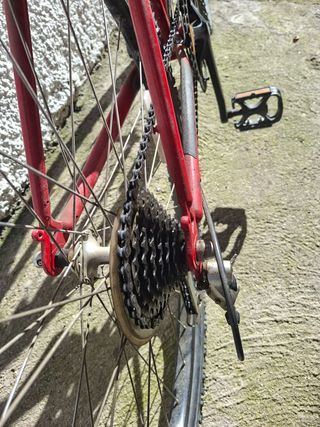 Bicicleta casi nueva Specialized Rockhopper Roja