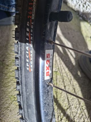 Bicicleta casi nueva Specialized Rockhopper Roja