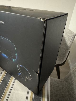 Pacchetto PS4 Pro + Oculus Rift S + Controller God of War + 8 giochi