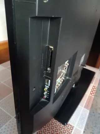 Televisor Samsung Negro y Rojo,43pulgadas