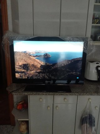 Televisor Samsung Negro y Rojo,37pulgadas