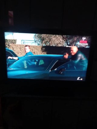 Televisor Samsung Negro y Rojo,37pulgadas