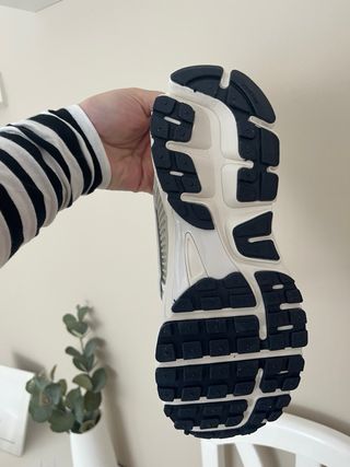 Zapatillas Nike Zoom Vomero 5 Plata