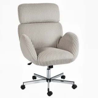 Silla de oficina beige con respaldo alto