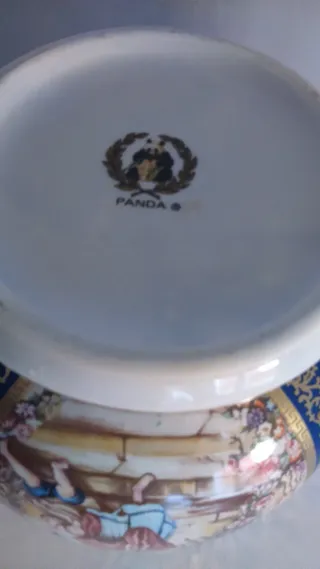 Macetero chino antiguo de la marca Panda