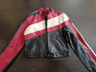 Chaqueta de cuero con diseño
