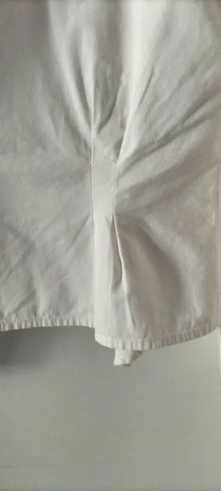 Camisa retro de algodón blanco y cuello mao.