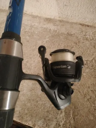 Caña de pescar con carrete