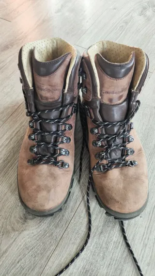 Botas de montaña Quechua Marrones