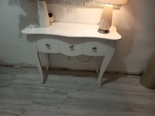 Recibidor blanco con espejo