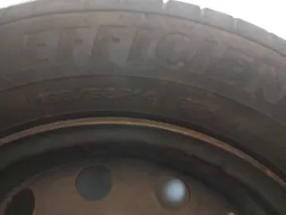 1 Rueda de coche Goodyear con llanta 185/65/14/88H