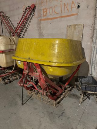 Abonadora hidráulica Vicon