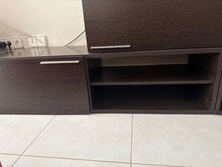 Mueble de TV moderno madera oscura
