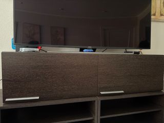 Mueble de TV moderno madera oscura