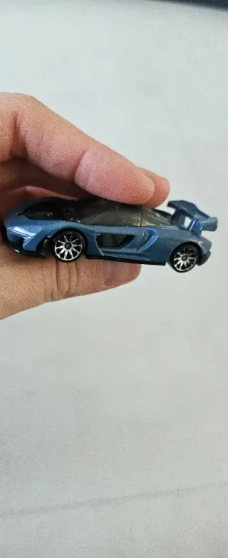 Hot Wheels McLaren Senna Blu