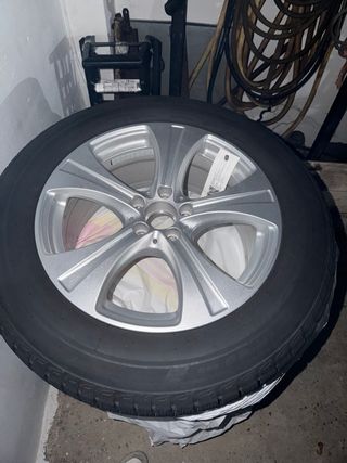 Llantas Mercedes 18” con neumáticos