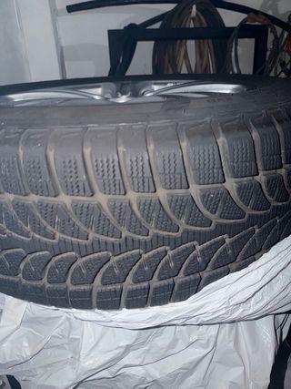 Llantas Mercedes 18” con neumáticos