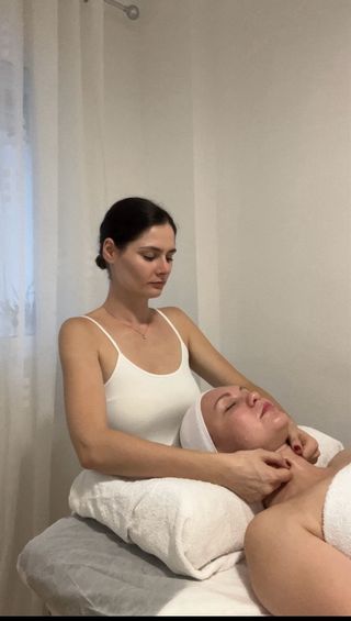 Masaje Facial y Gua Sha Rosa