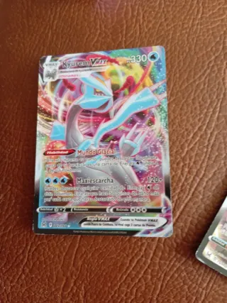 Lote Cartas Pokémon VMAX Pikachu, Orbeetle, etc.