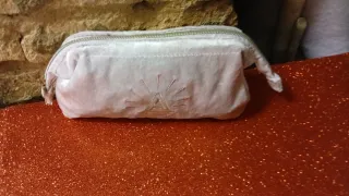 Bolso de mano y bandolera burdeos