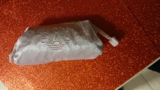 Bolso de mano y bandolera burdeos